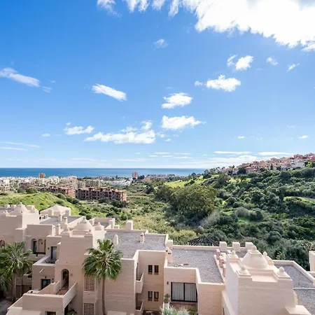 Apartment 9 Penthouse With Amazing Sea Views, Close To Golf Duquesa