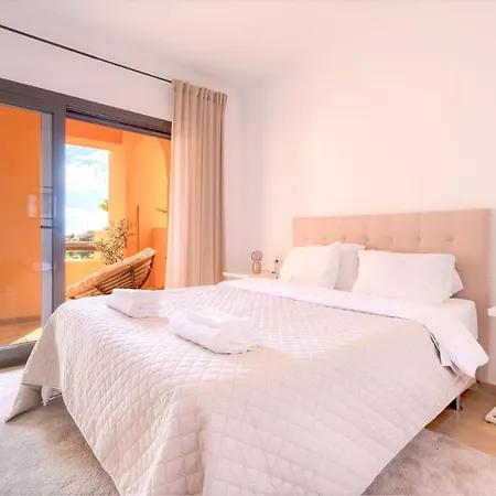 9 Penthouse With Amazing Sea Views, Close To Golf Duquesa Apartment