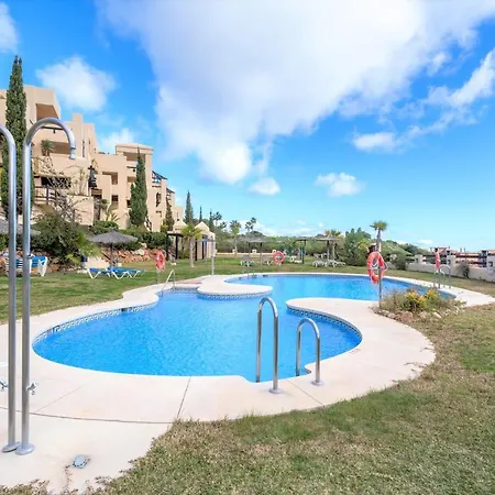 Apartment 9 Penthouse With Amazing Sea Views, Close To Golf Duquesa *