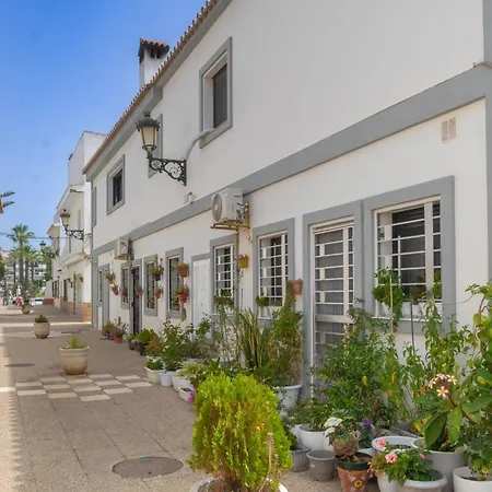 Apartment 9 Penthouse With Amazing Sea Views, Close To Golf Duquesa