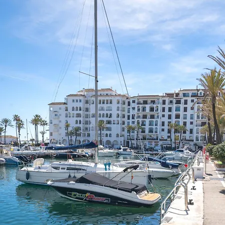 Apartment 9 Penthouse With Amazing Sea Views, Close To Golf Duquesa *